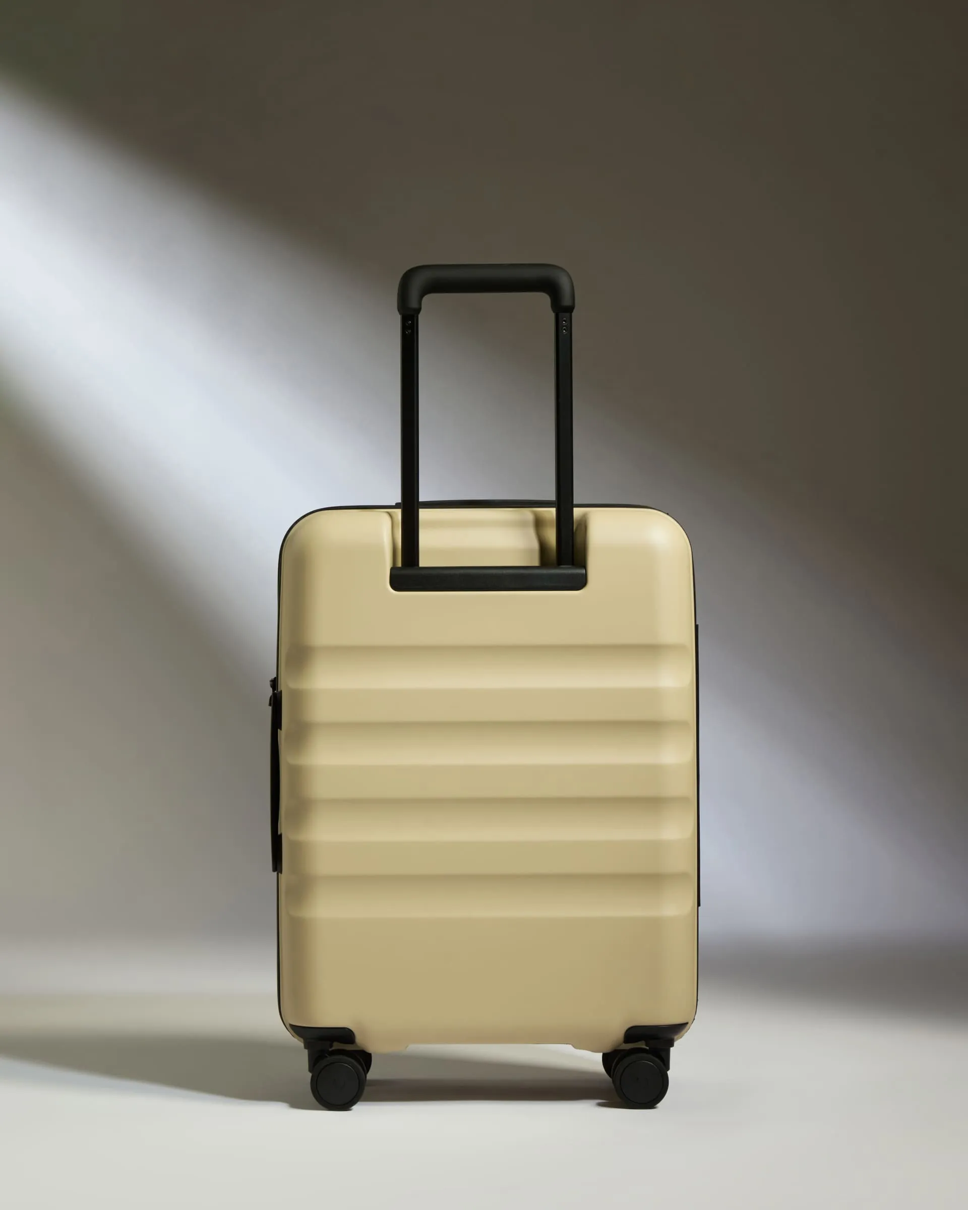 Cabin Suitcase in Dune Yellow - Icon Stripe
