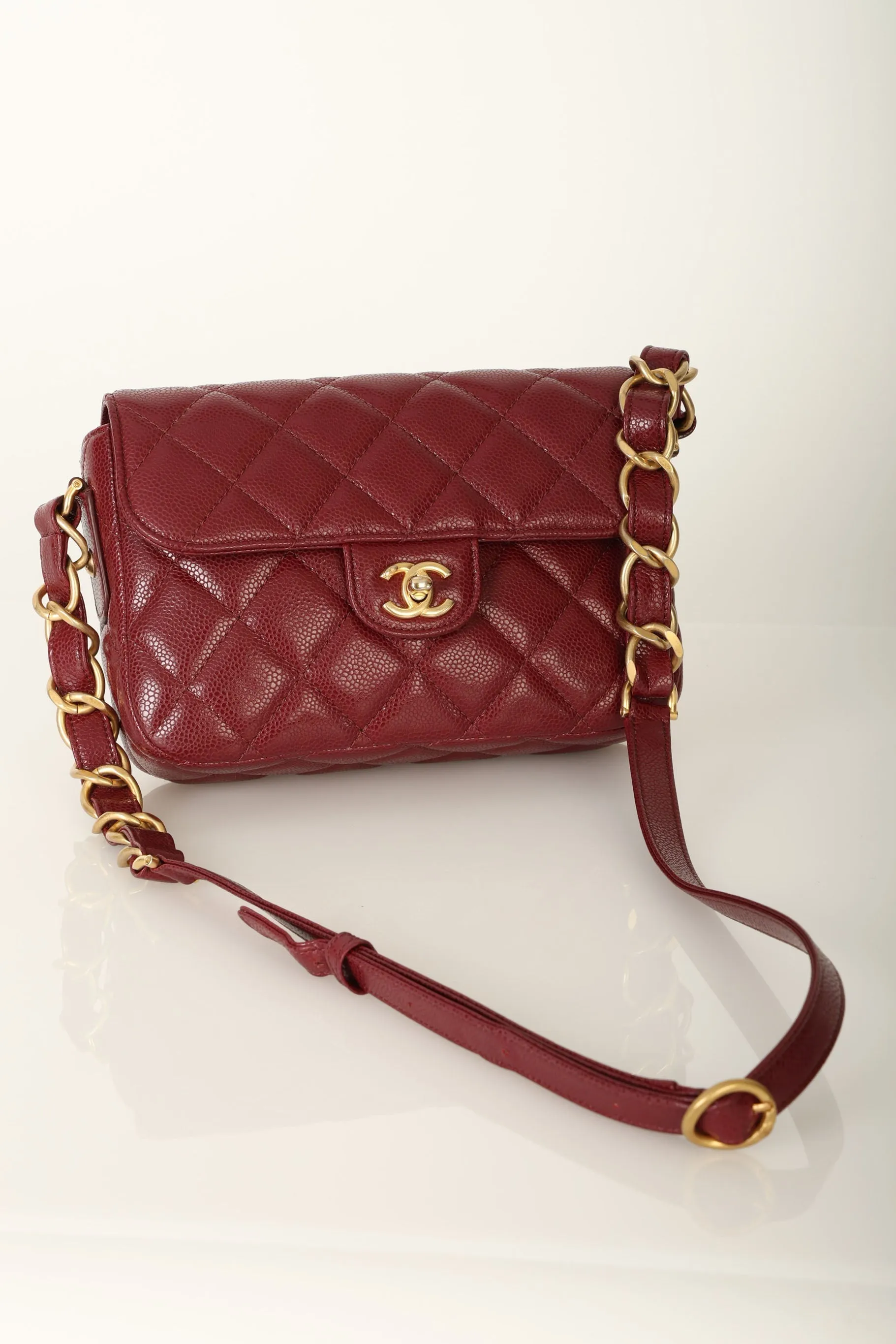 Chanel 2022 Caviar Chain Shoulder Bag