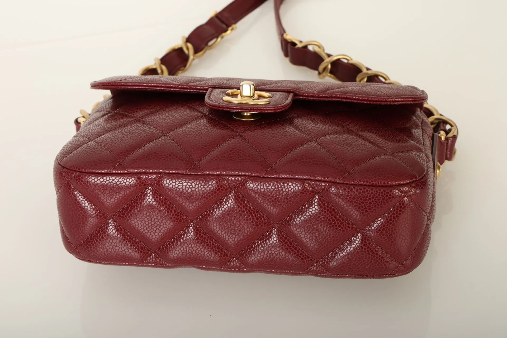 Chanel 2022 Caviar Chain Shoulder Bag