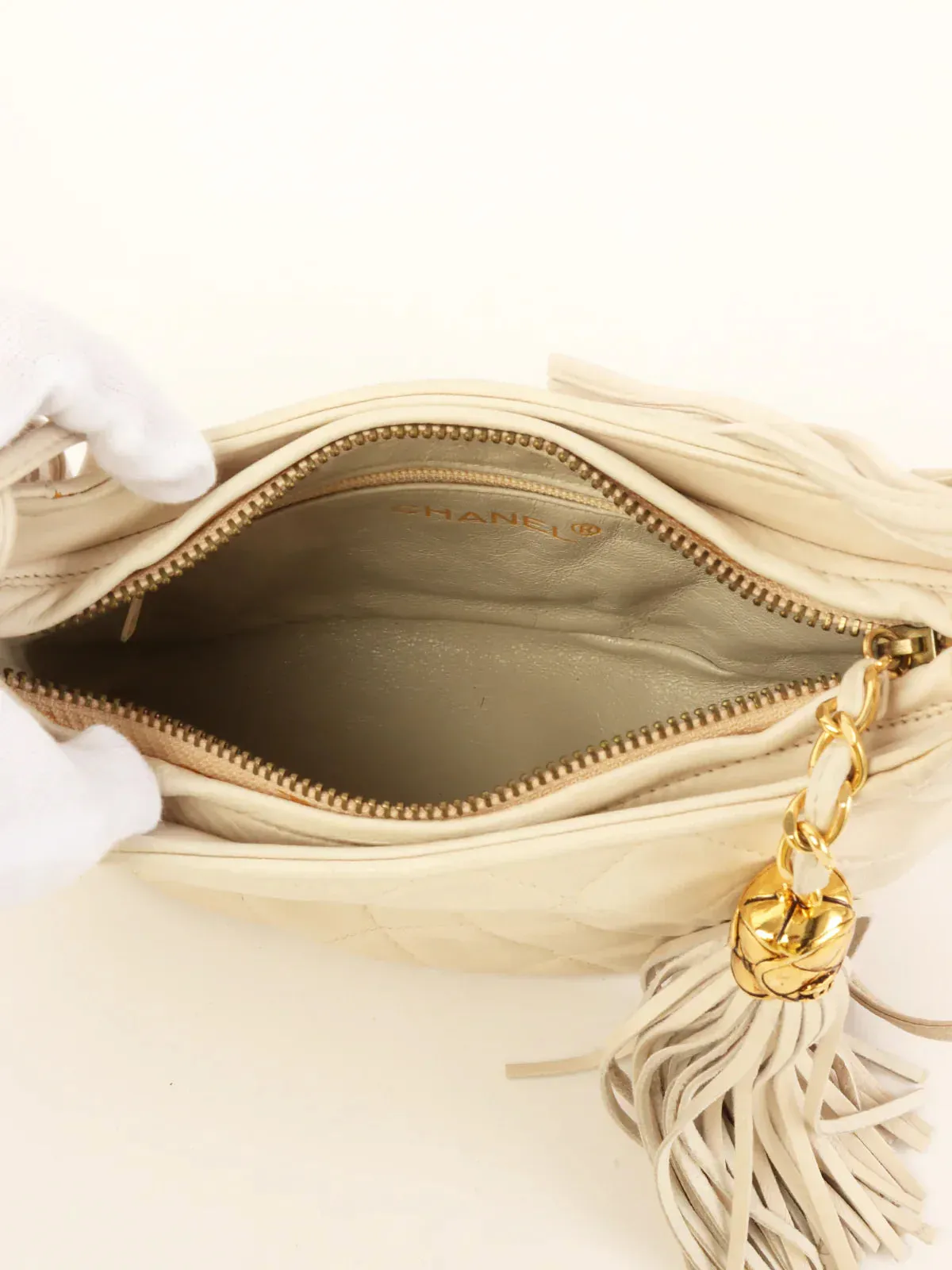CHANEL Around 1990 Made Cc Mark Stitch Tassel Design Shoulder Bag White
