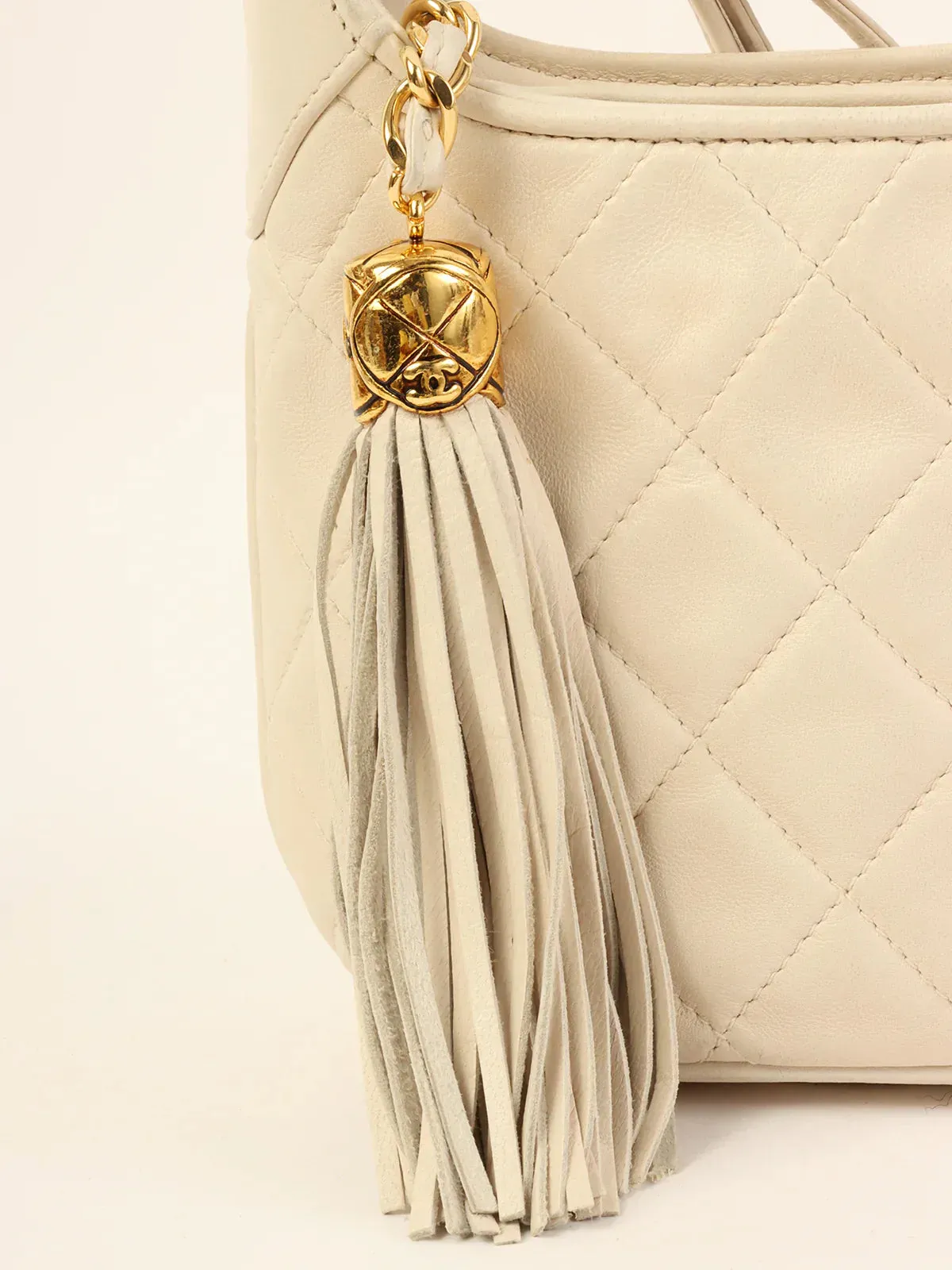 CHANEL Around 1990 Made Cc Mark Stitch Tassel Design Shoulder Bag White