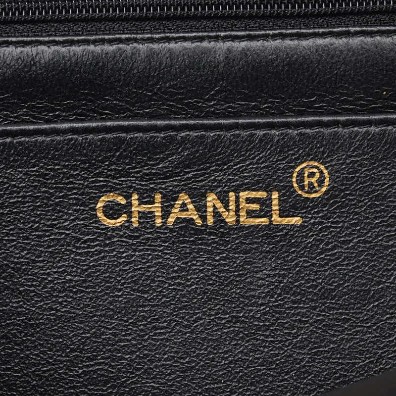 Chanel Jumbo Quilted Leather Single Flap Bag Leather Shoulder Bag in Good condition