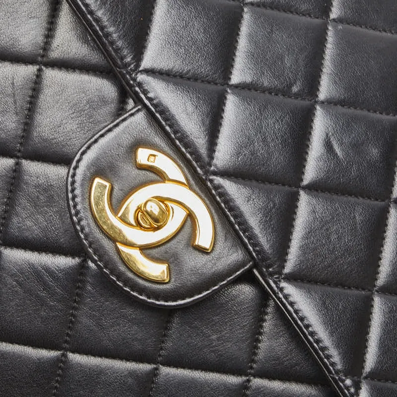 Chanel Jumbo Quilted Leather Single Flap Bag Leather Shoulder Bag in Good condition