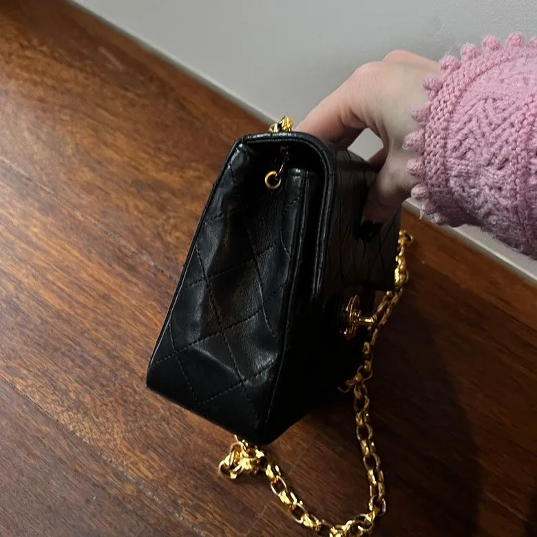 Chanel Preloved Leather Chain Shoulder Bag AF510 Black