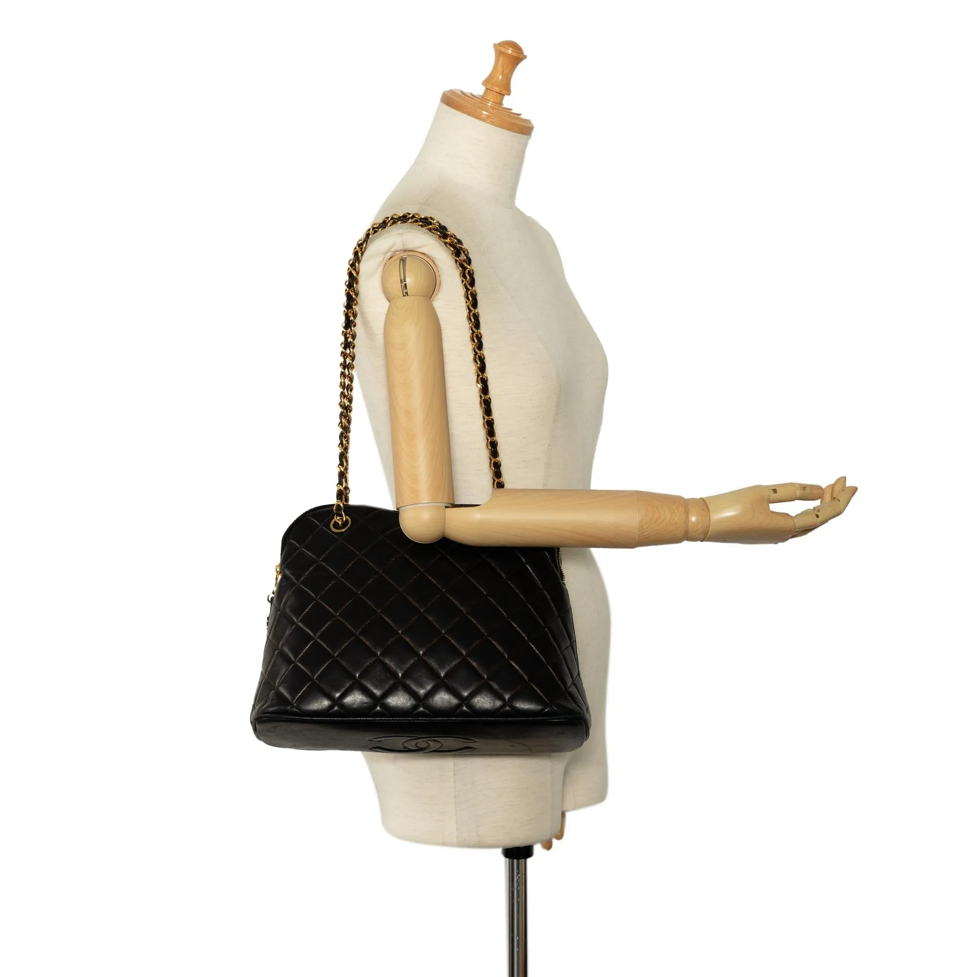 Chanel Quilted Lambskin Dome Shoulder Bag (SHG-BDgoe5)