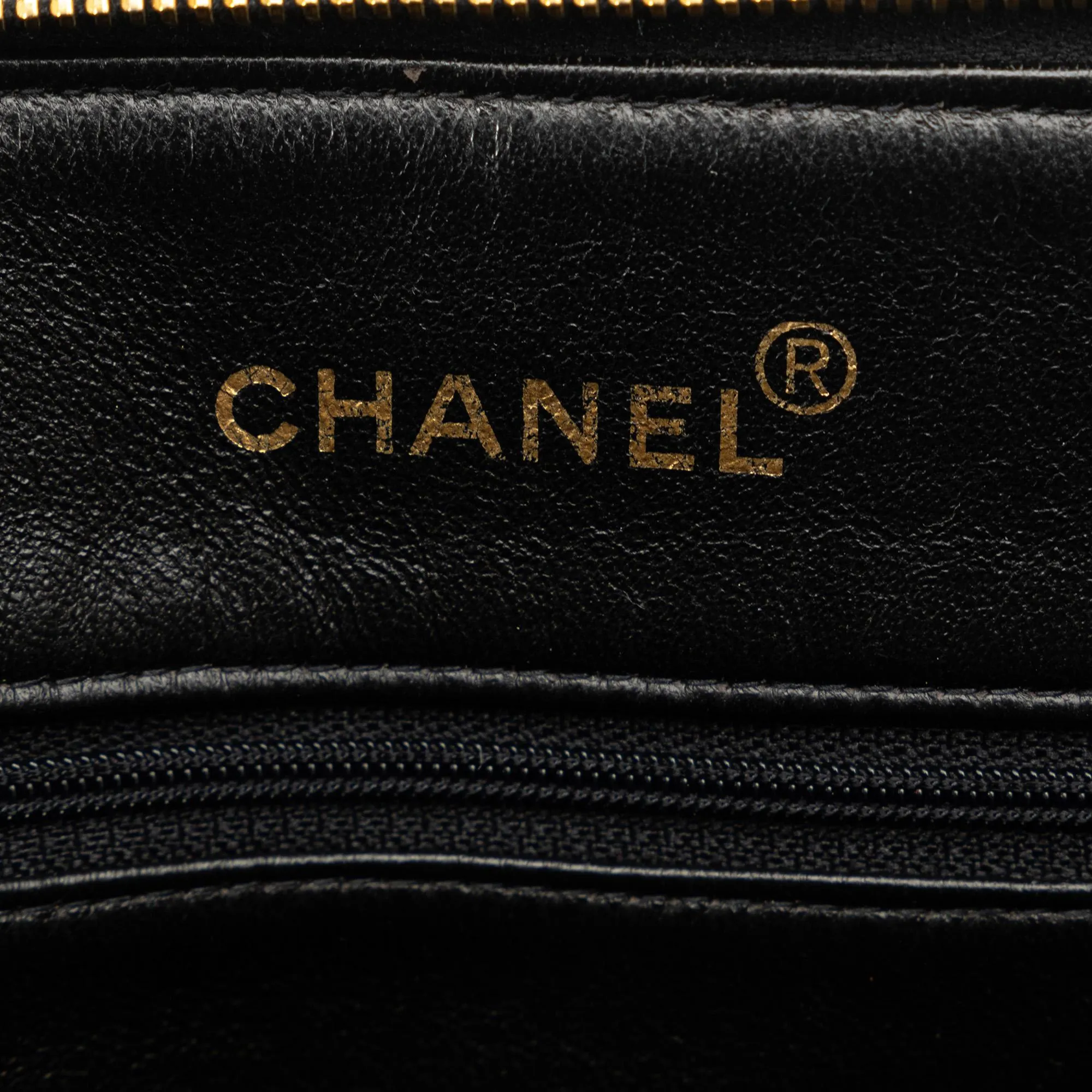 Chanel Quilted Lambskin Dome Shoulder Bag (SHG-BDgoe5)