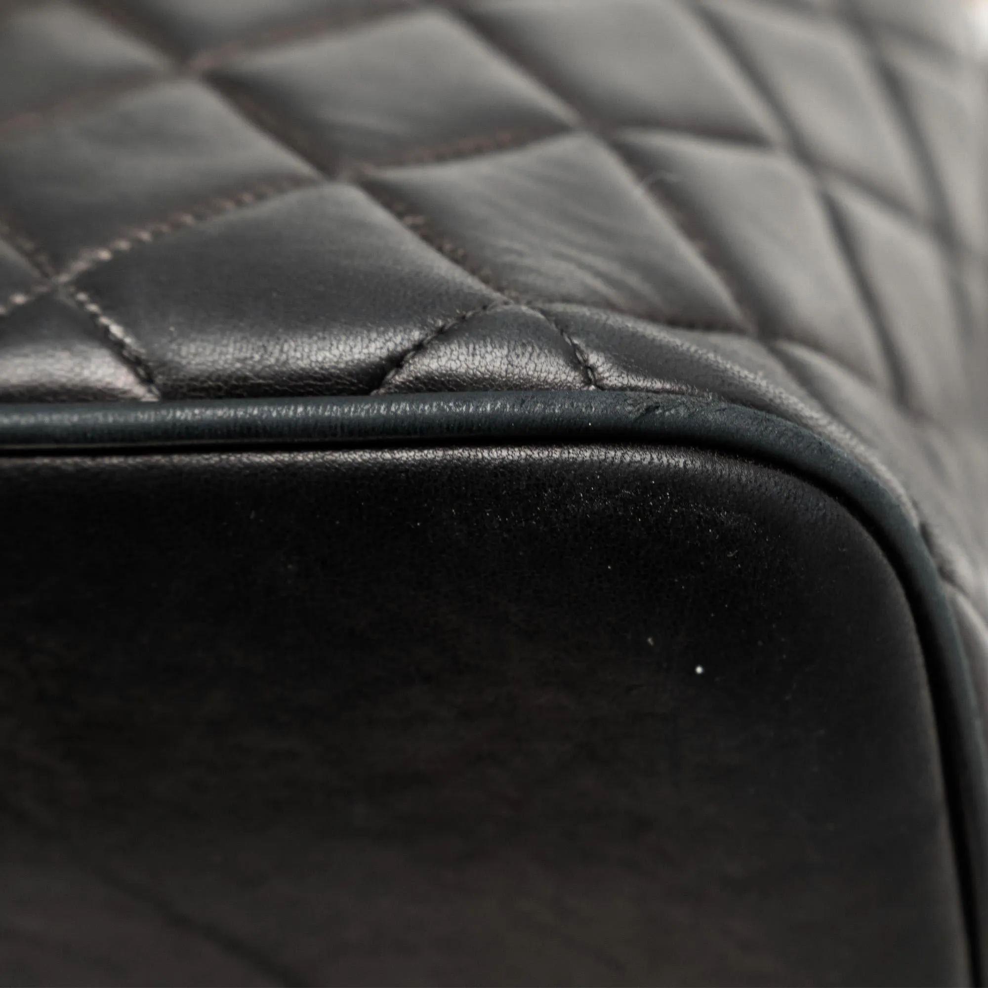 Chanel Quilted Lambskin Dome Shoulder Bag (SHG-BDgoe5)