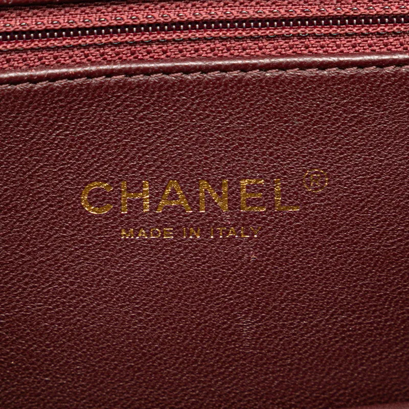 Chanel Quilted Leather Beauty Lock Shoulder Bag Leather Shoulder Bag in Good condition