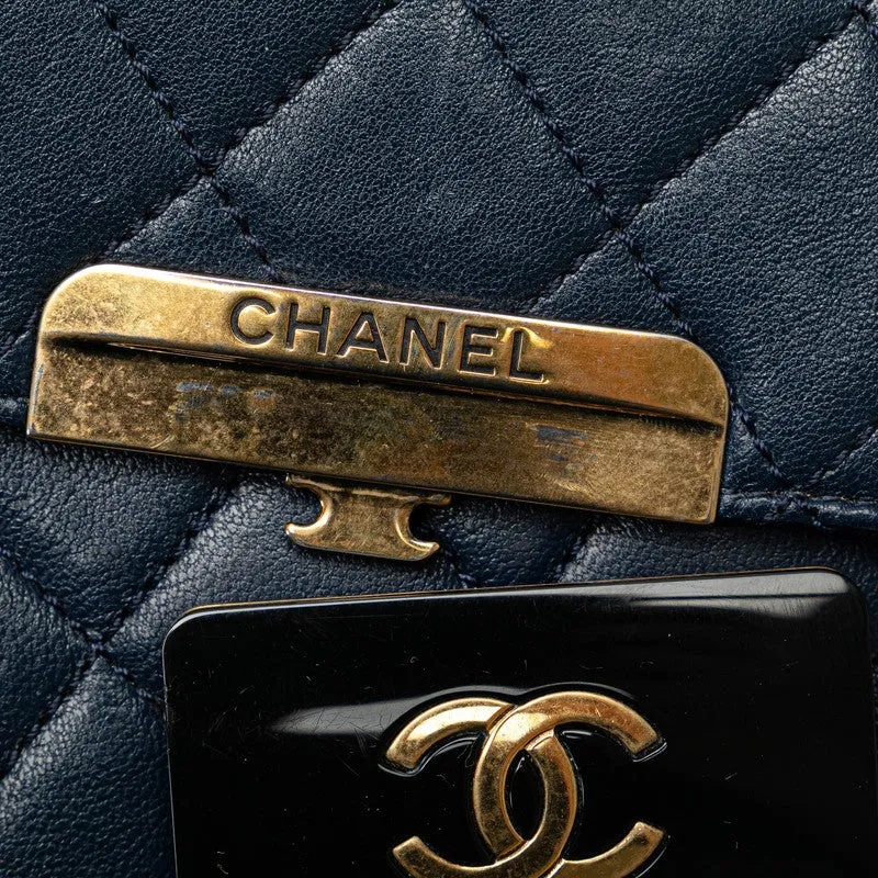 Chanel Quilted Leather Beauty Lock Shoulder Bag Leather Shoulder Bag in Good condition