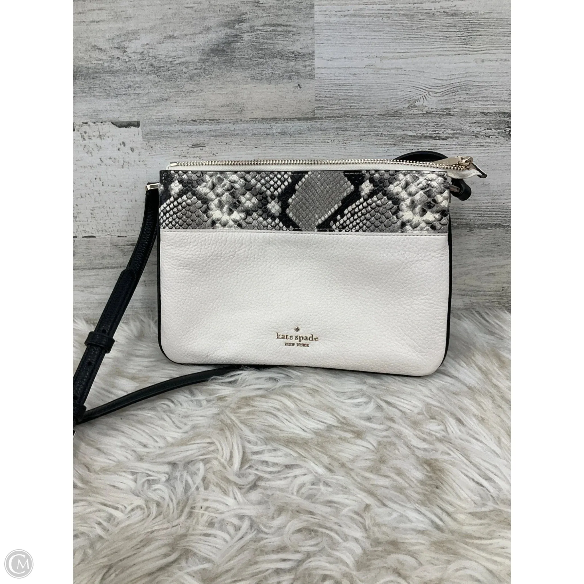 Crossbody Designer By Kate Spade, Size: Medium