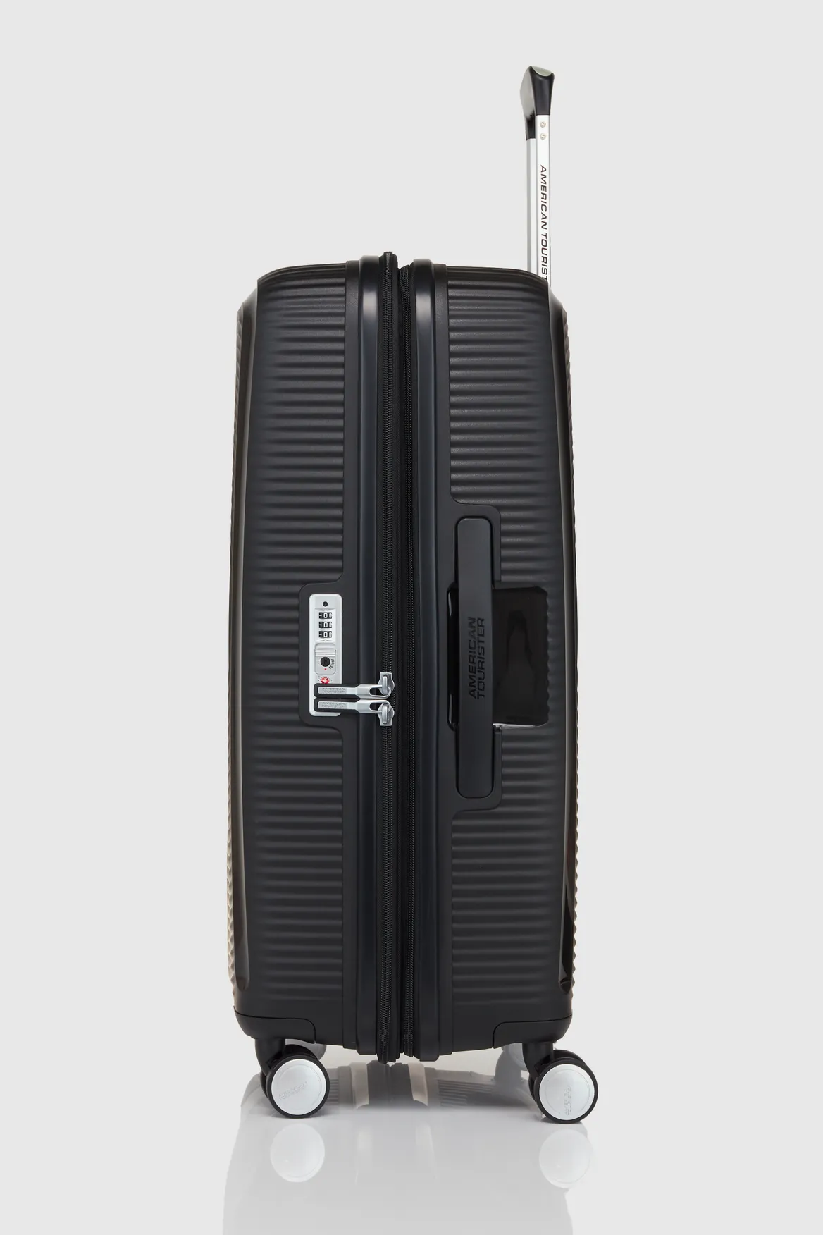 Curio 2 69cm Suitcase