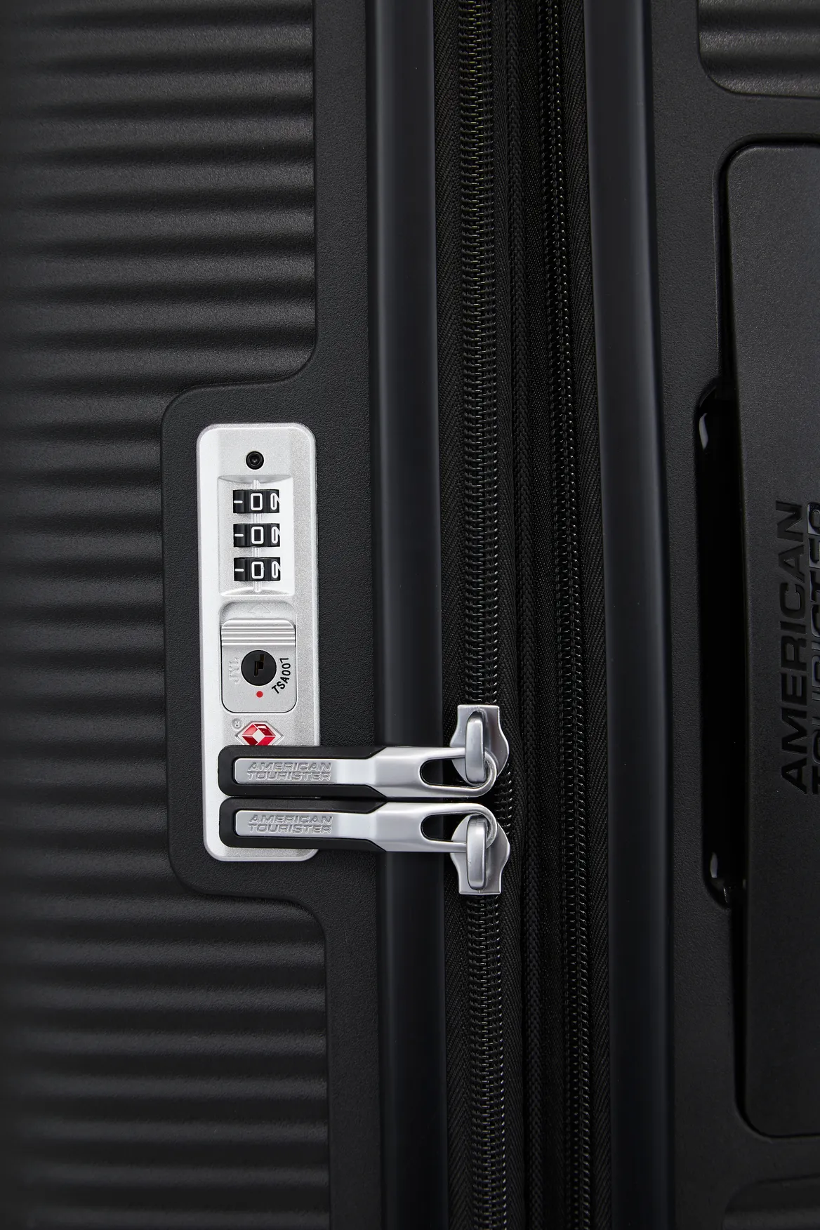 Curio 2 69cm Suitcase