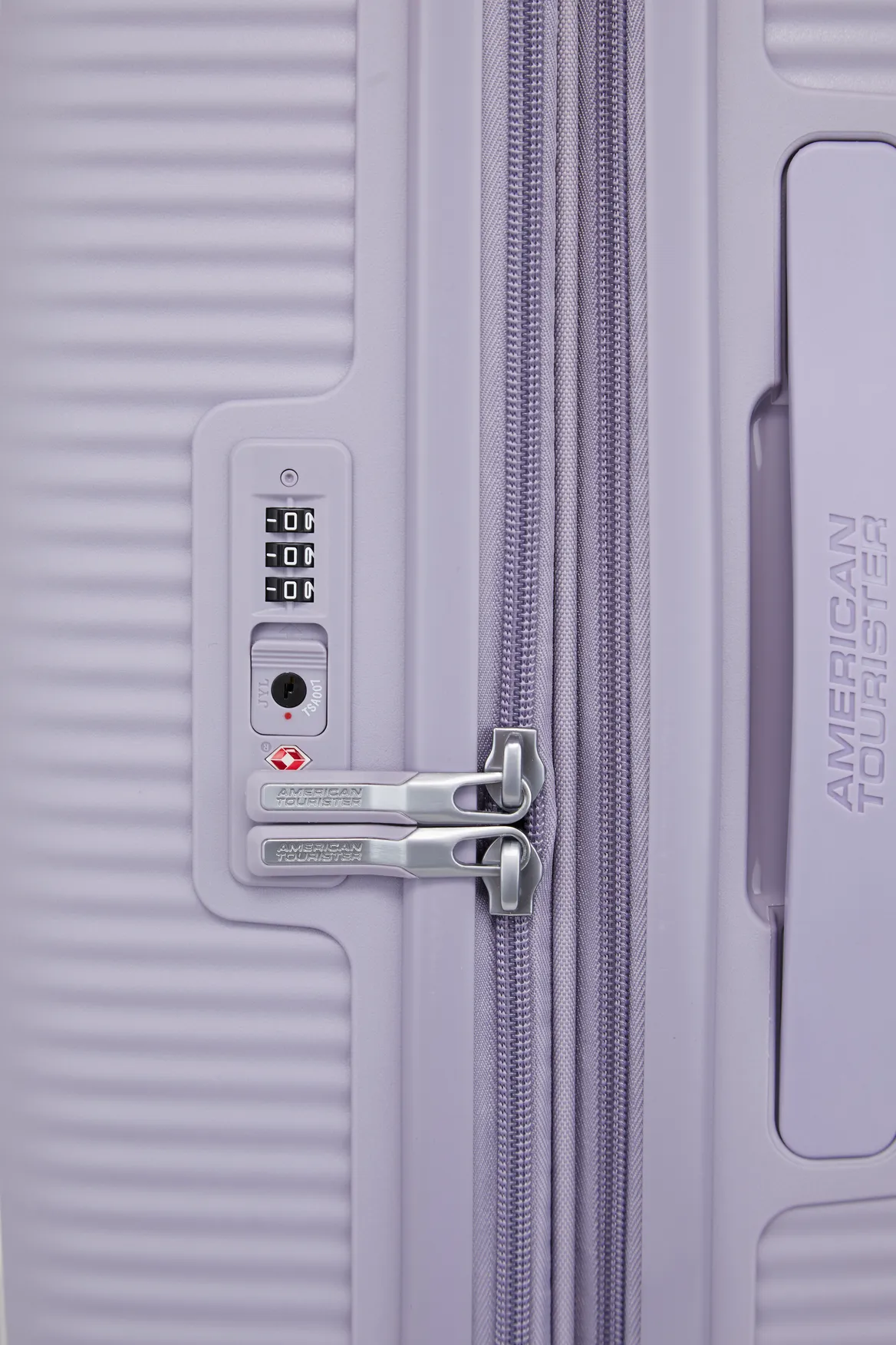 Curio 2 80cm Suitcase