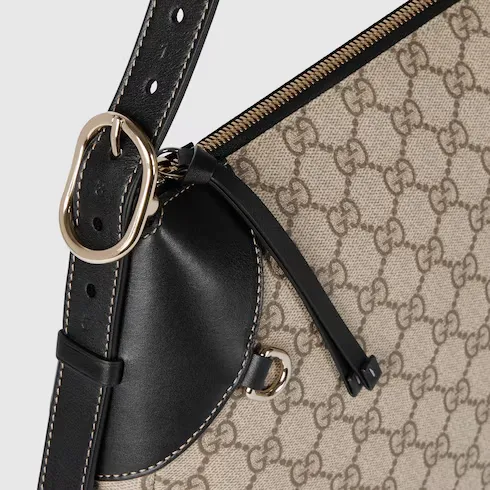 GG Emblem medium shoulder bag