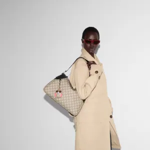 GG Emblem medium shoulder bag