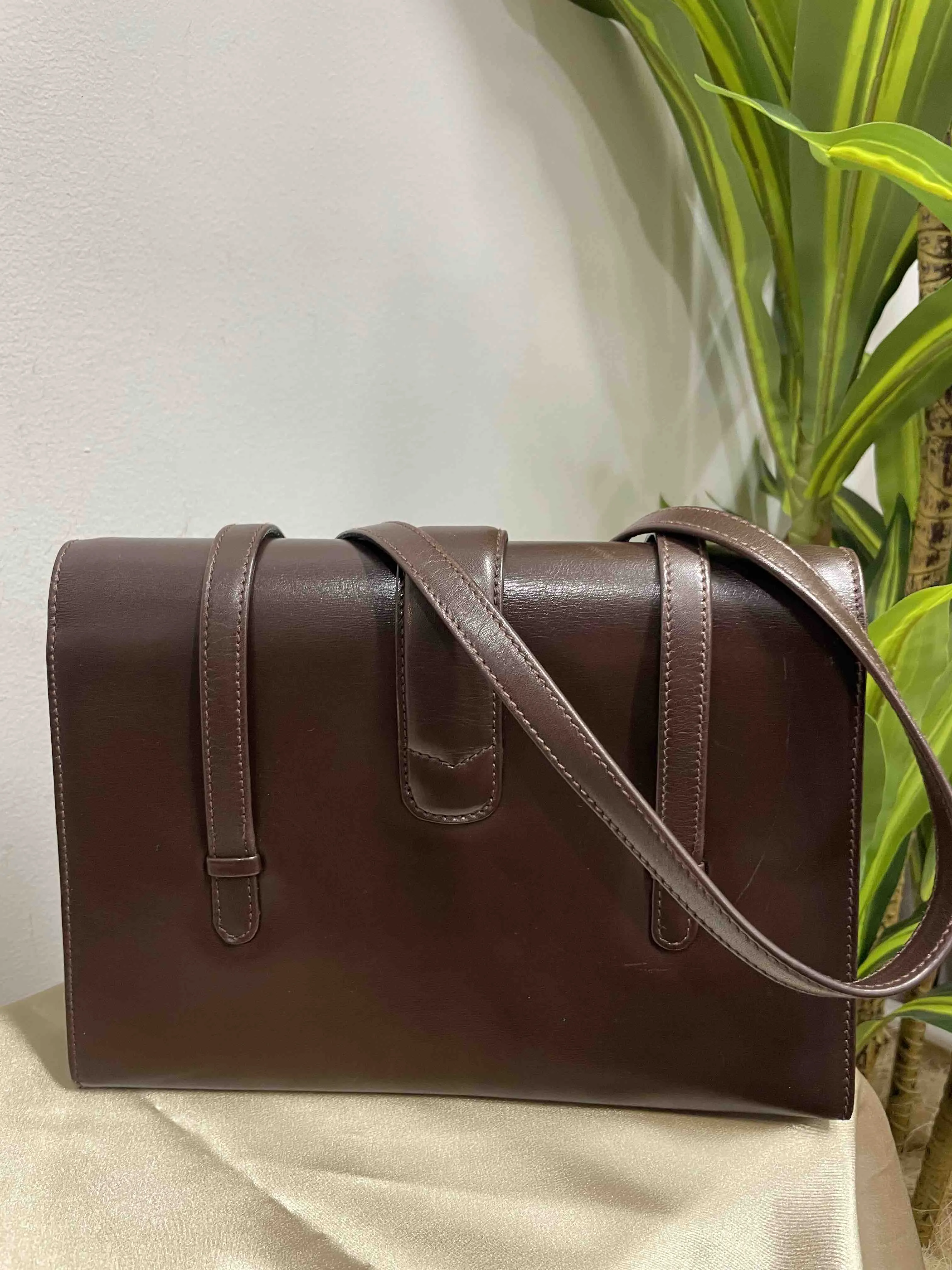 Gucci Brown Leather Shoulder Bag - Vintage Style