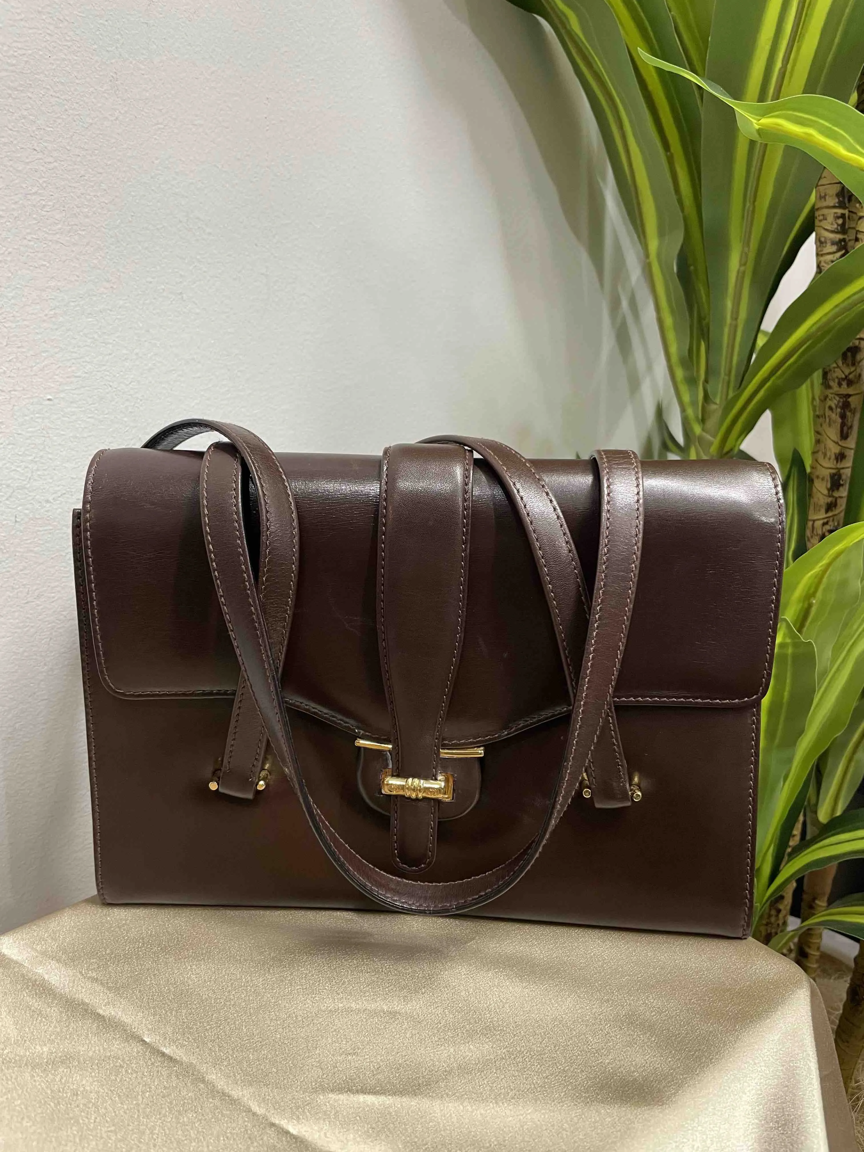 Gucci Brown Leather Shoulder Bag - Vintage Style
