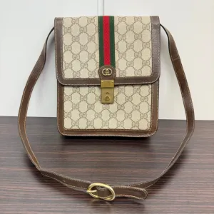 Gucci Vintage GG Supreme Canvas Shoulder Bag Brown Medium