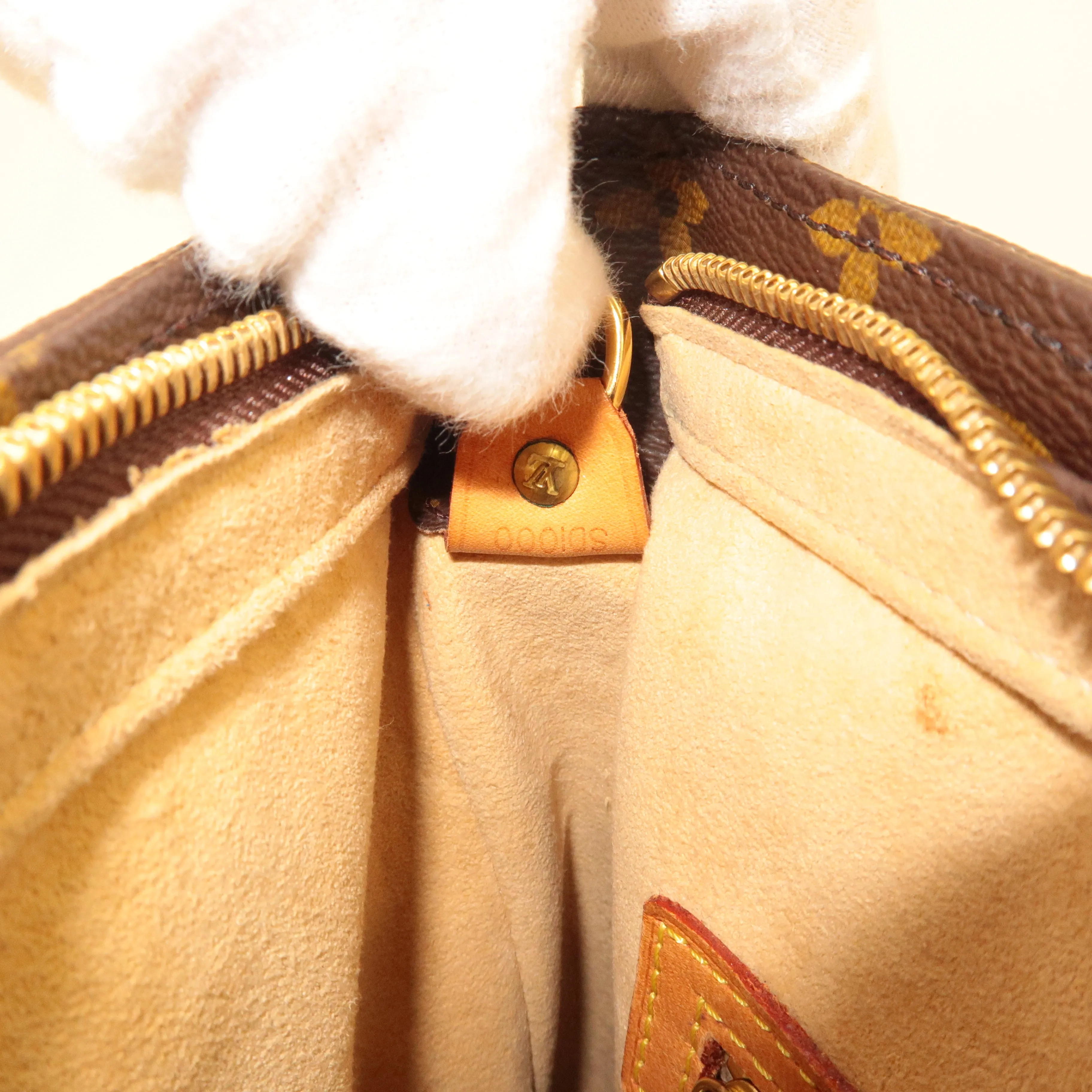 Louis Vuitton Monogram Looping GM Shoulder Bag M51145