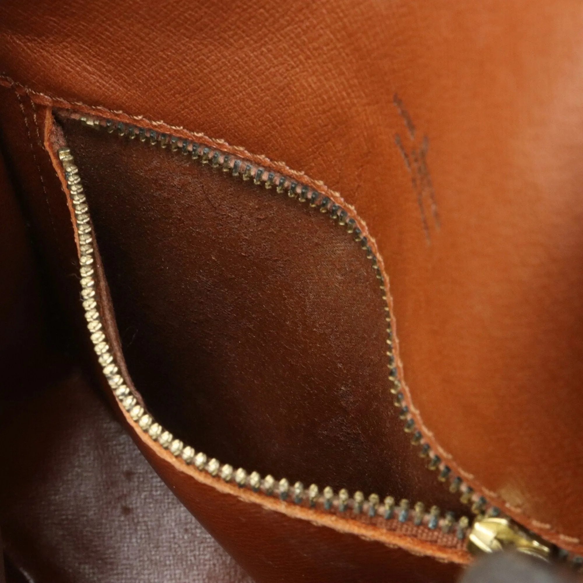 LOUIS VUITTON Saint Cloud Shoulder Bag