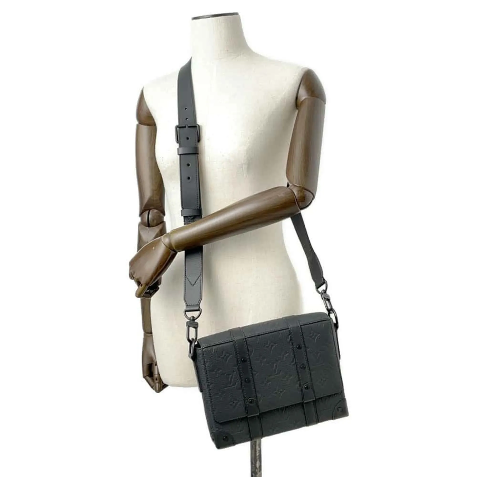 Louis Vuitton Taurillon  Noir Leather Shoulder Bag