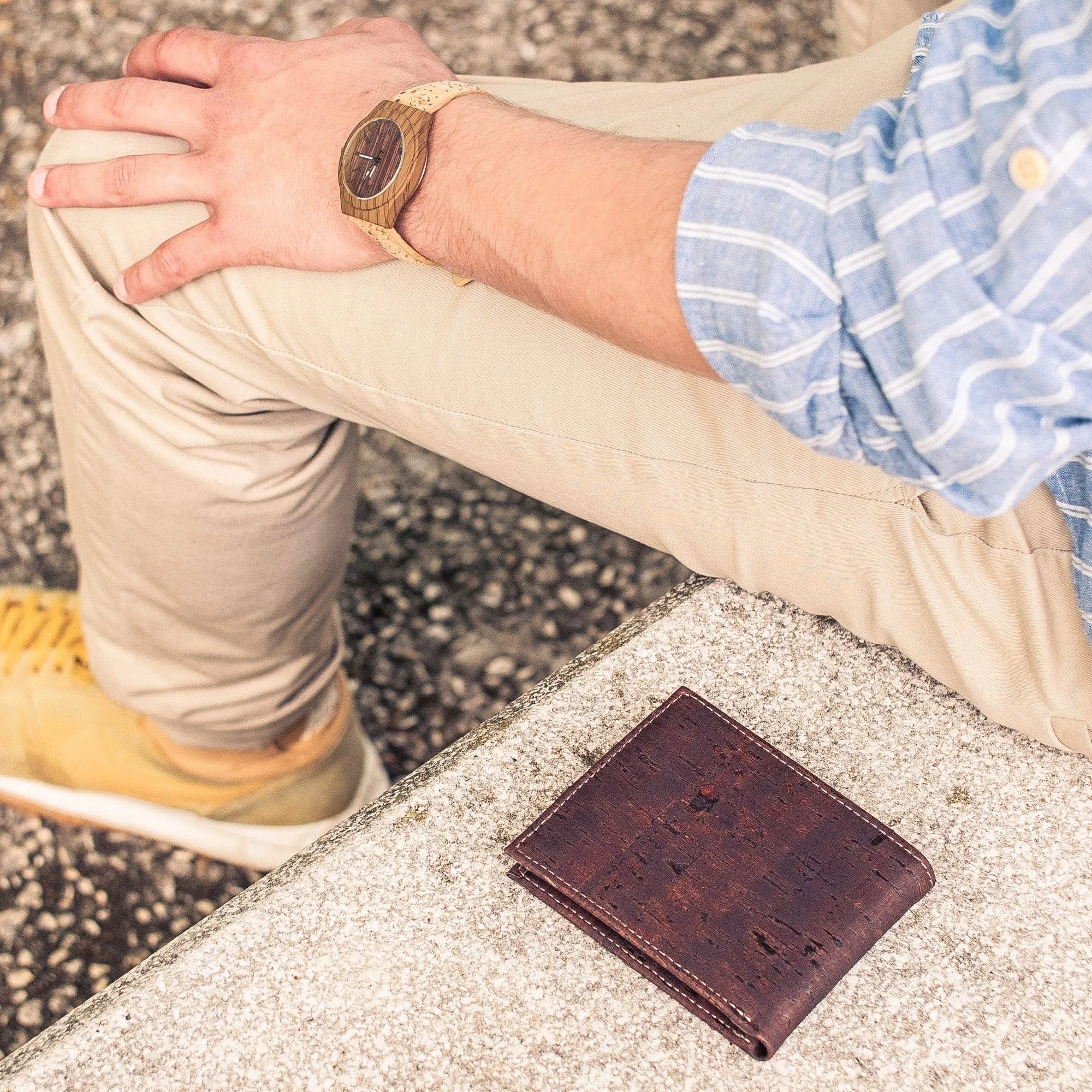 Men's multifunctional cork wallet in classic black and brown with convenient coin pocket (BAG-2006)