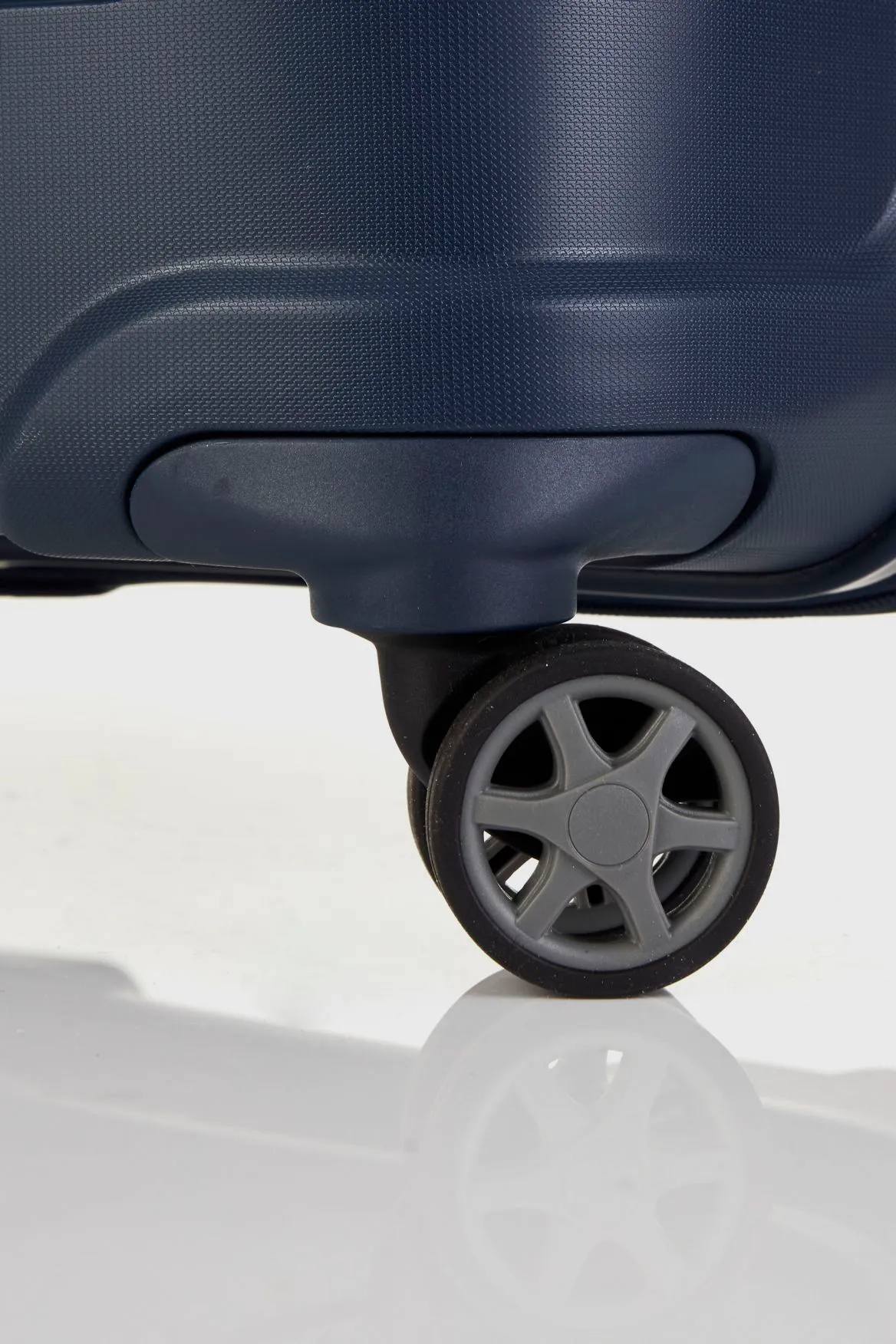 Oc2lite Check-In 68cm Suitcase