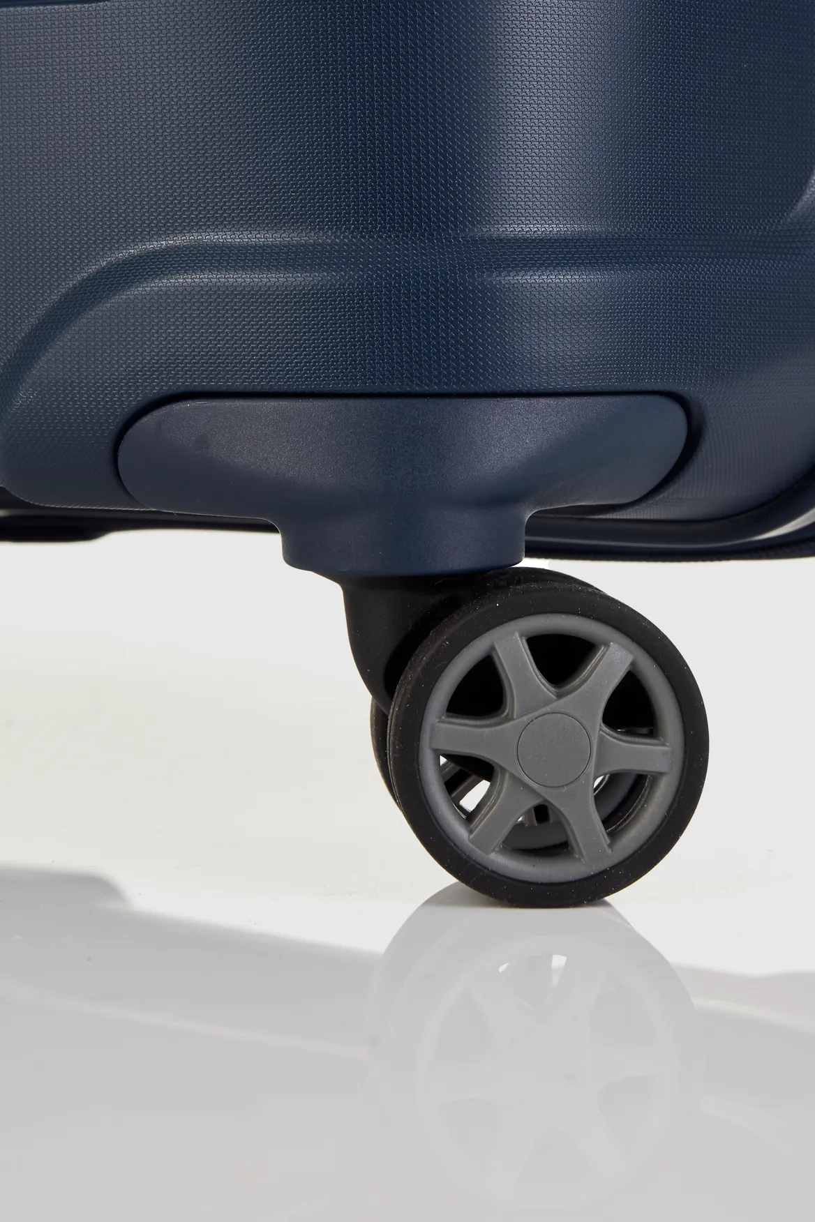 Oc2lite Check-In 75cm Suitcase