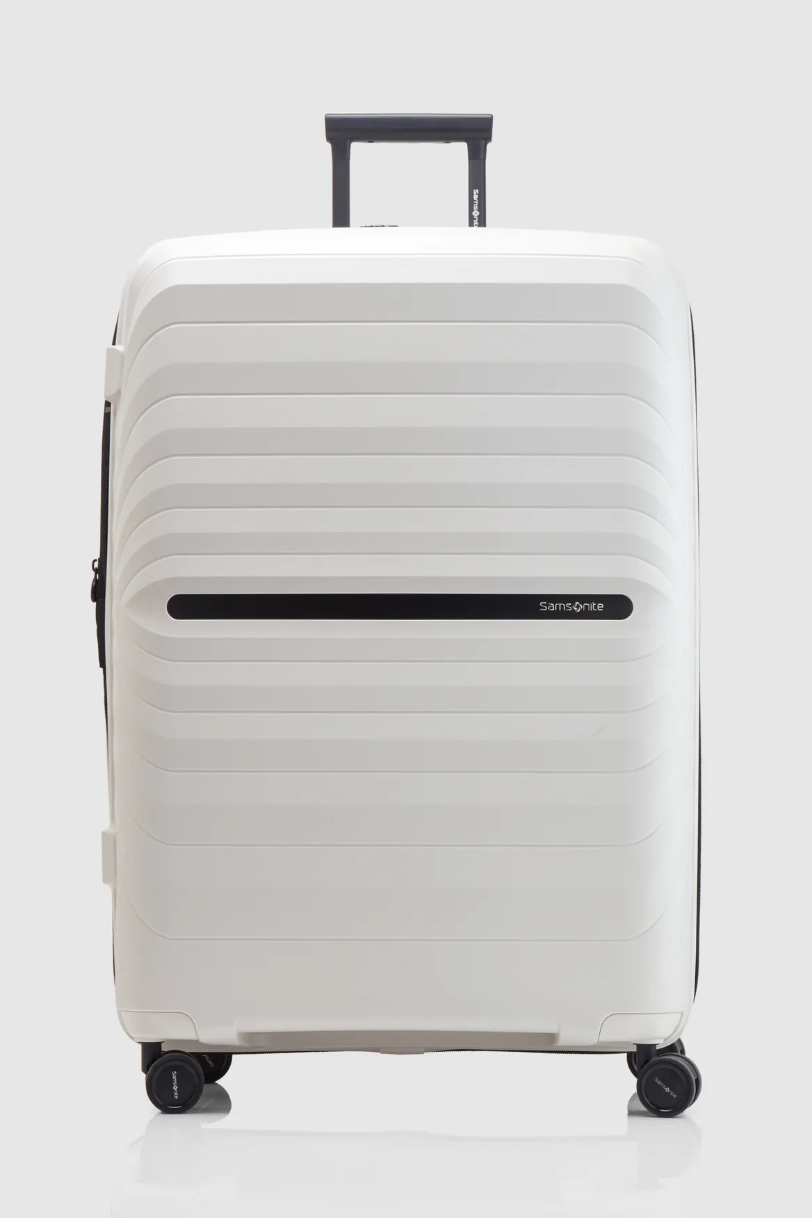 Octolite Neo 81cm Suitcase