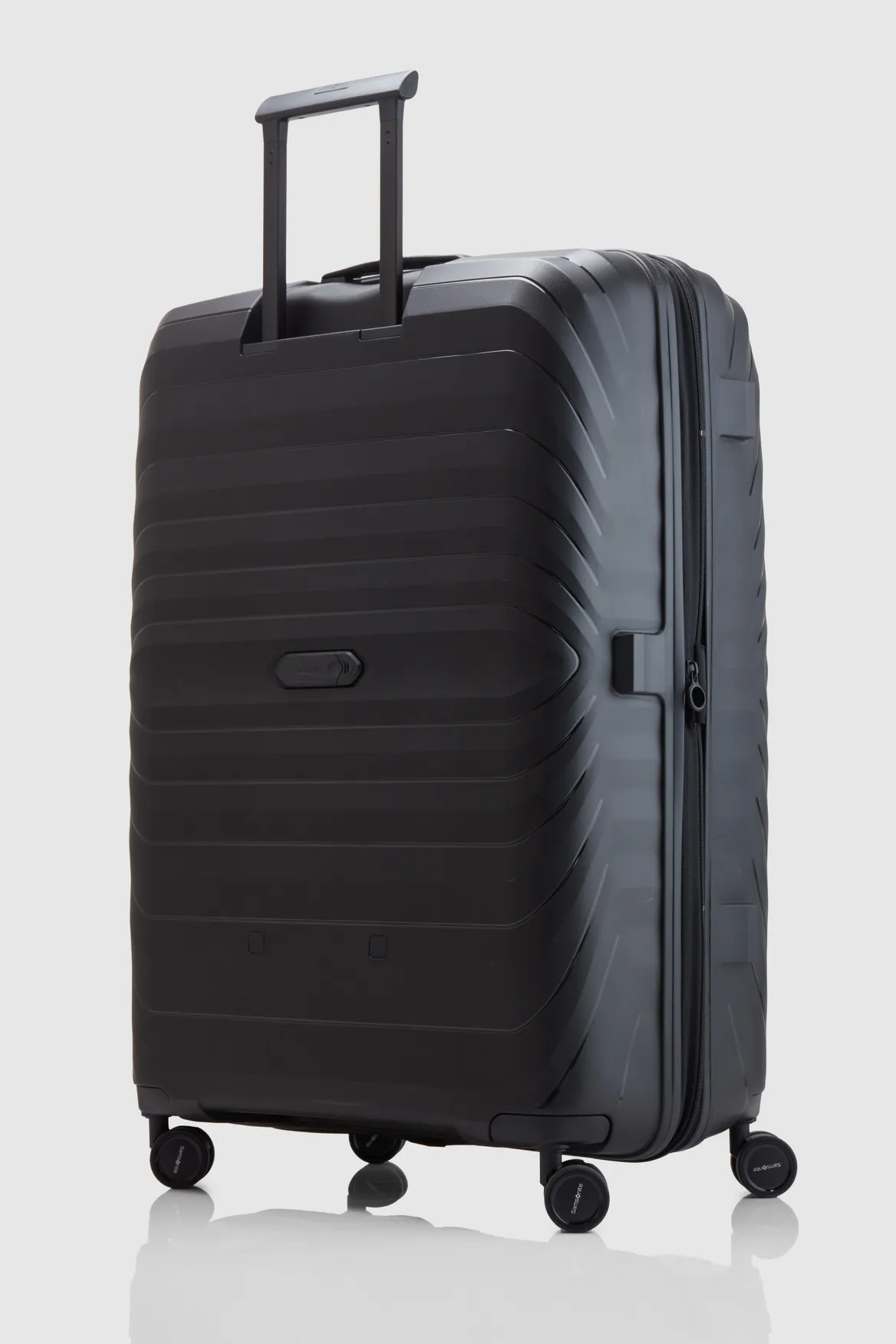 Octolite Neo 81cm Suitcase