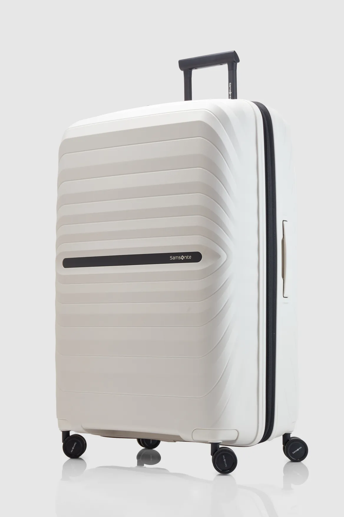 Octolite Neo 81cm Suitcase