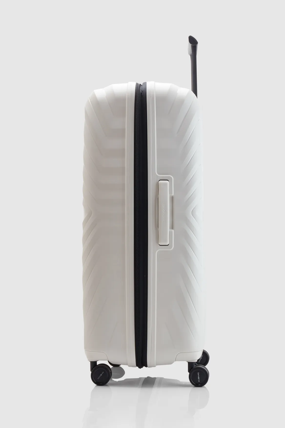 Octolite Neo 81cm Suitcase