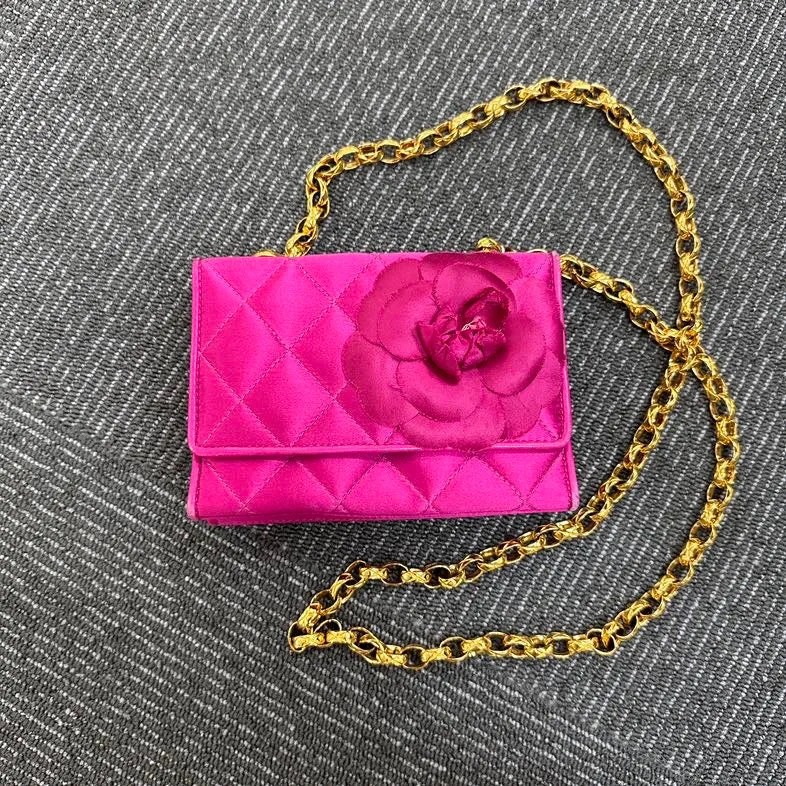 Pre-loved Chanel Camellia Pink Quilted Shoulder Bag