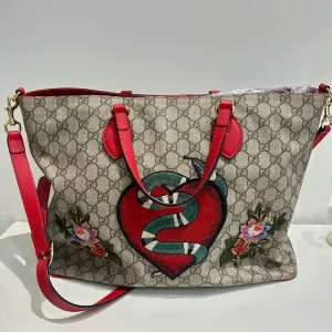Pre-loved Gucci Ophidia Beige Canvas Shoulder Bag with Snake Heart Motif