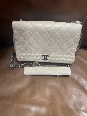 Preloved Chanel Classic White Shoulder Bag