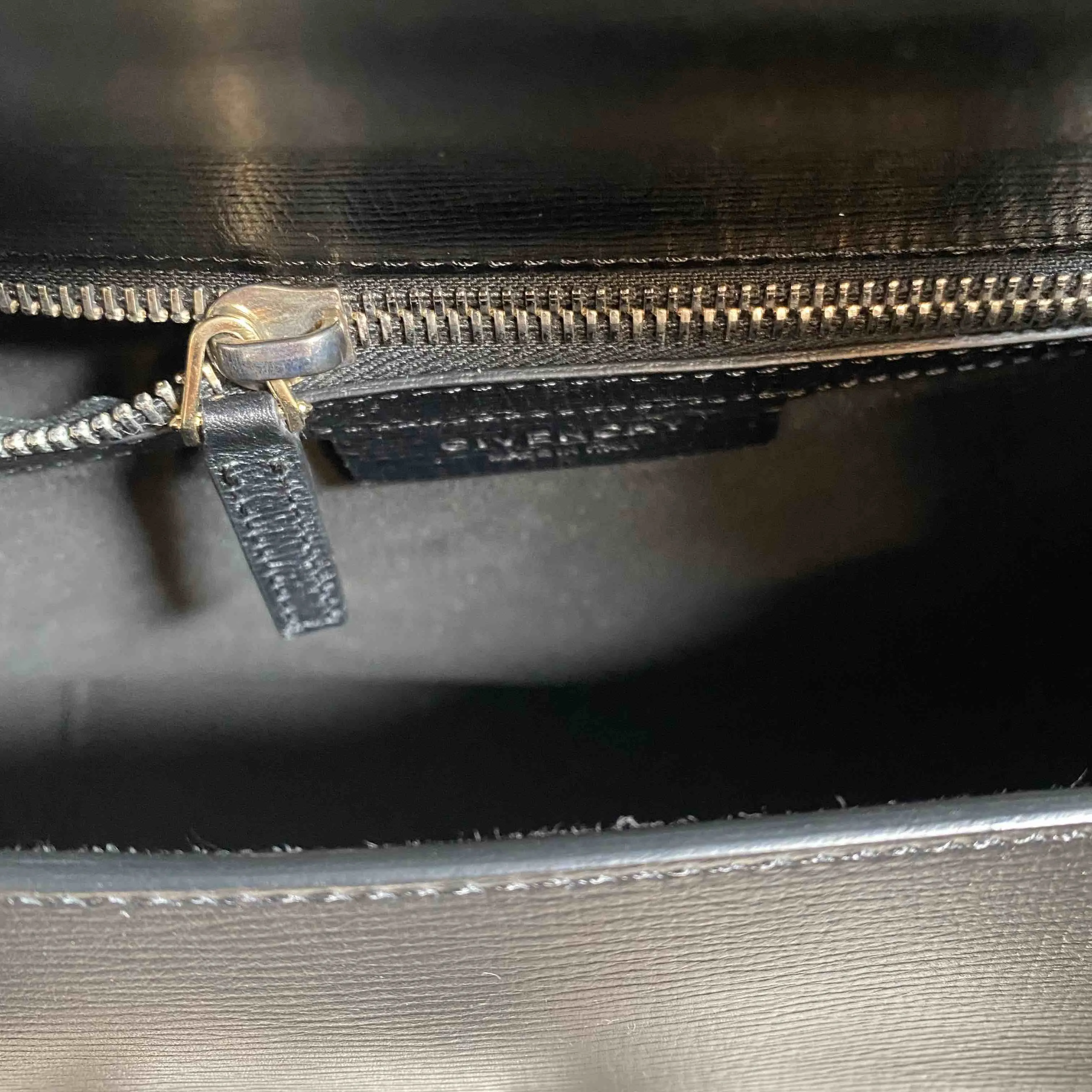 Preloved Givenchy Antigona Black Leather Shoulder Bag