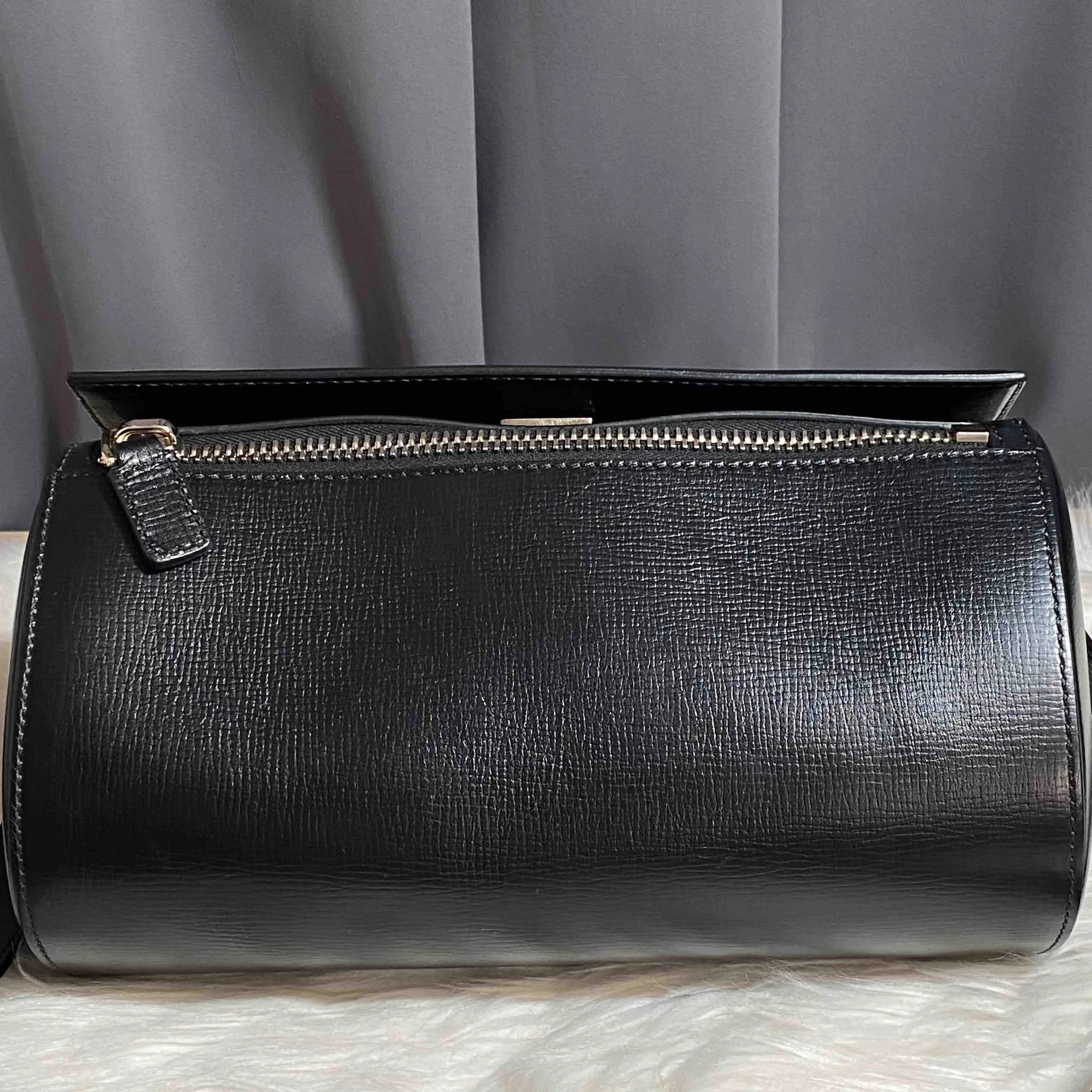 Preloved Givenchy Antigona Black Leather Shoulder Bag