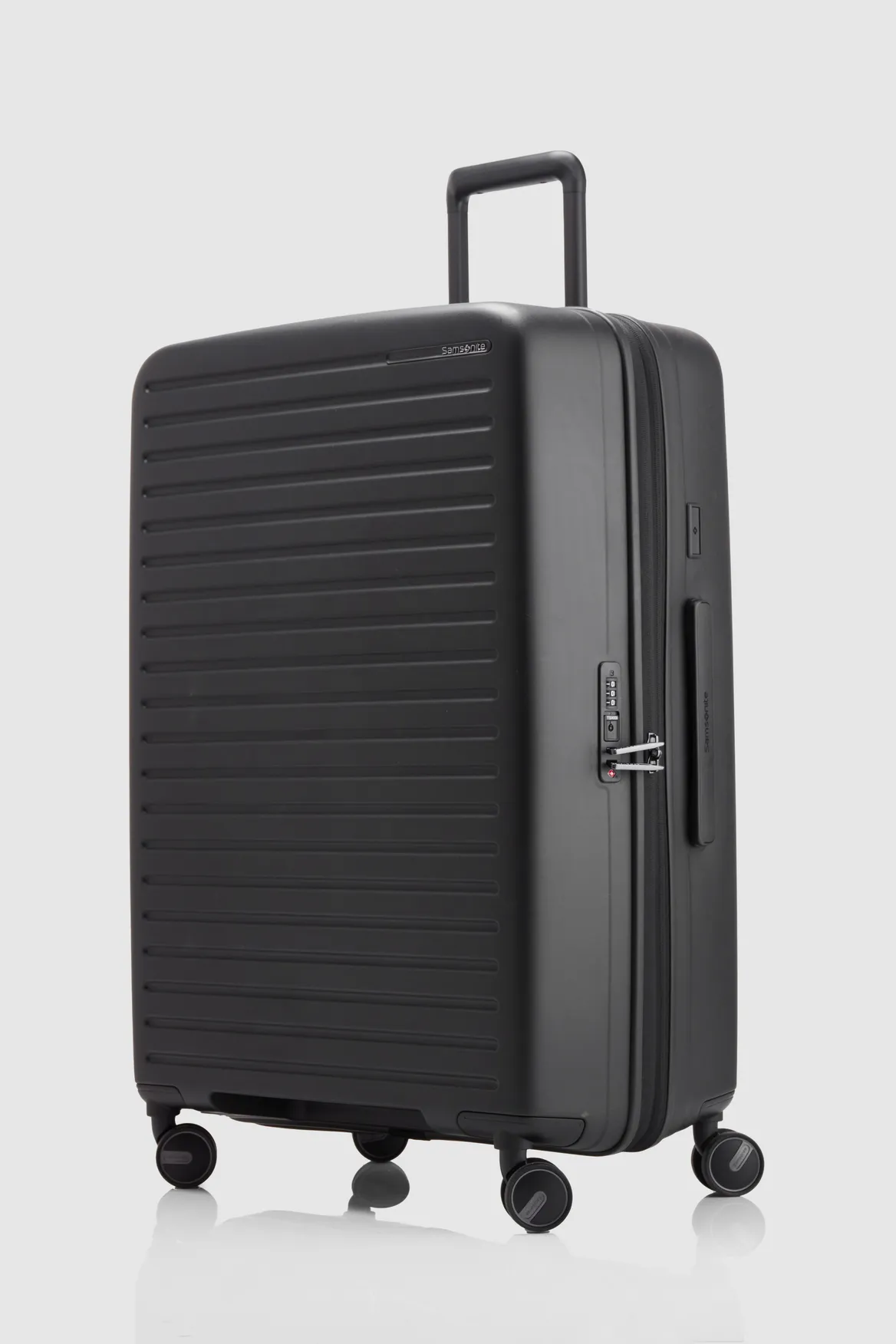Restackd 75cm Suitcase