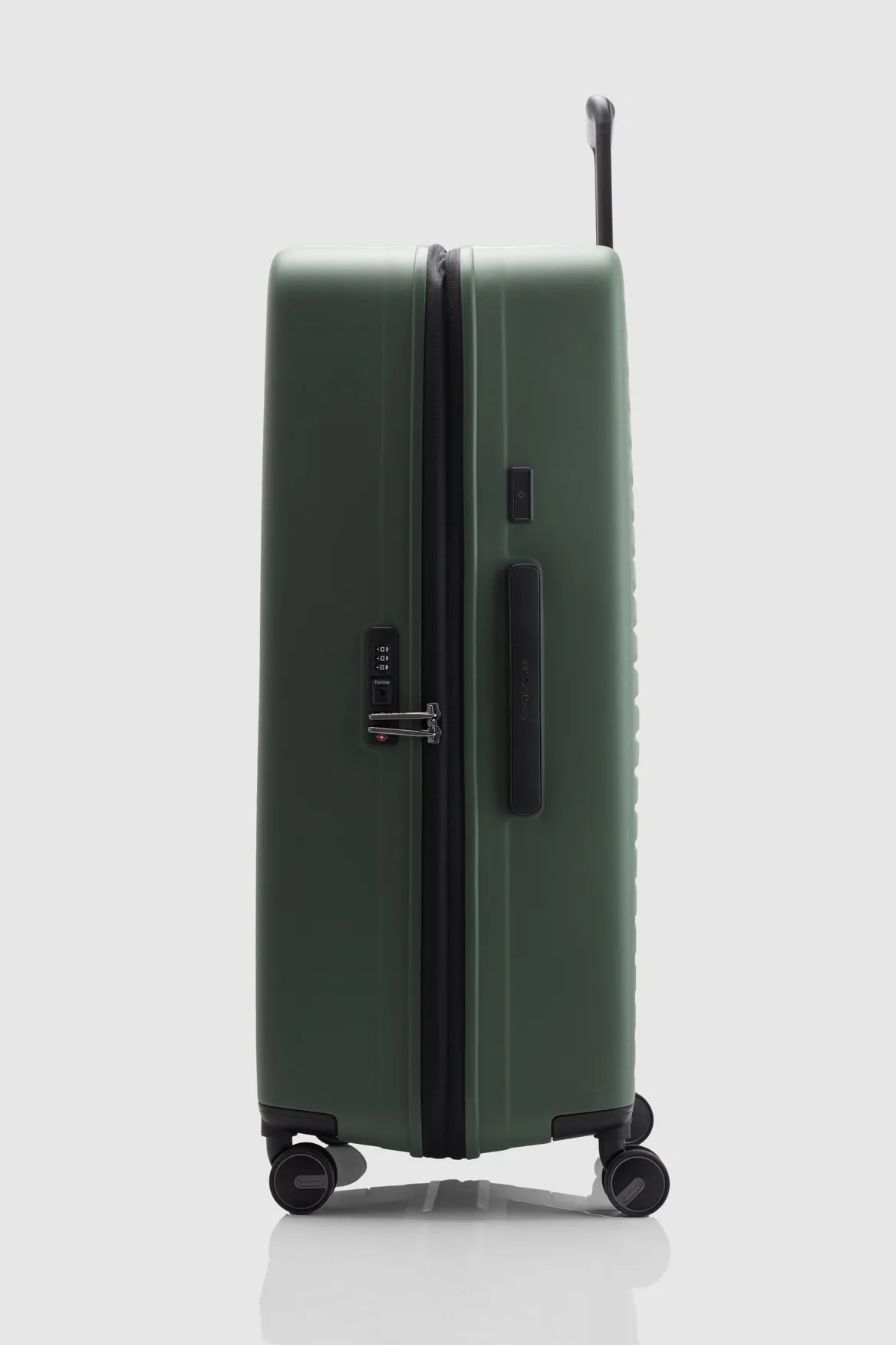 Restackd 81cm Suitcase