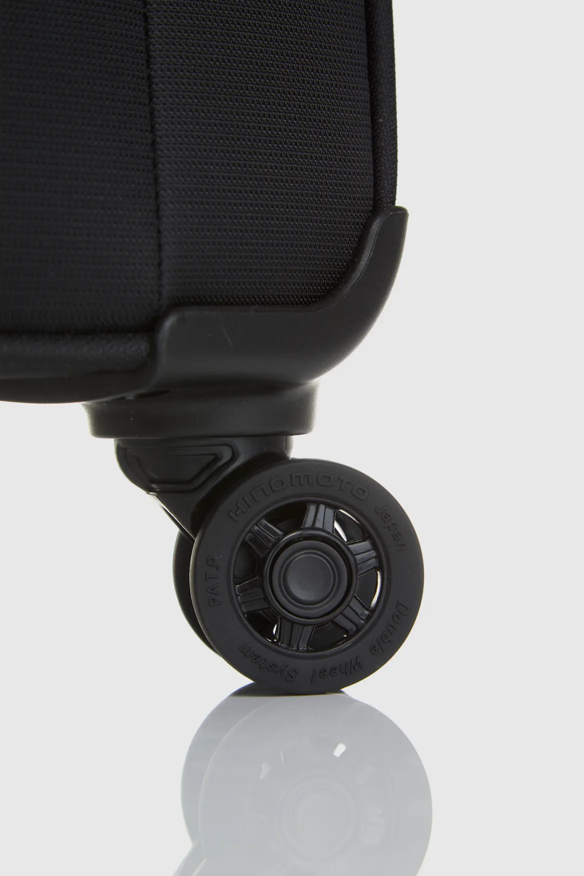 Spin Air 4 83cm Suitcase