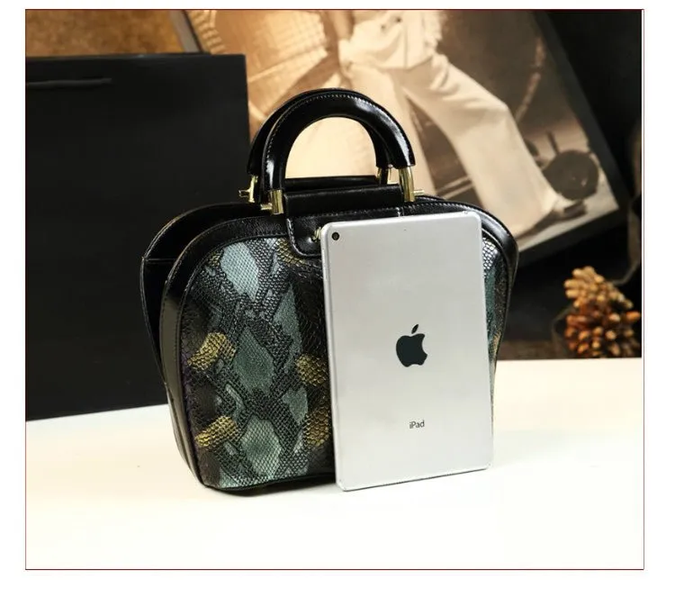 THE LUXURY BUCKET BAG
