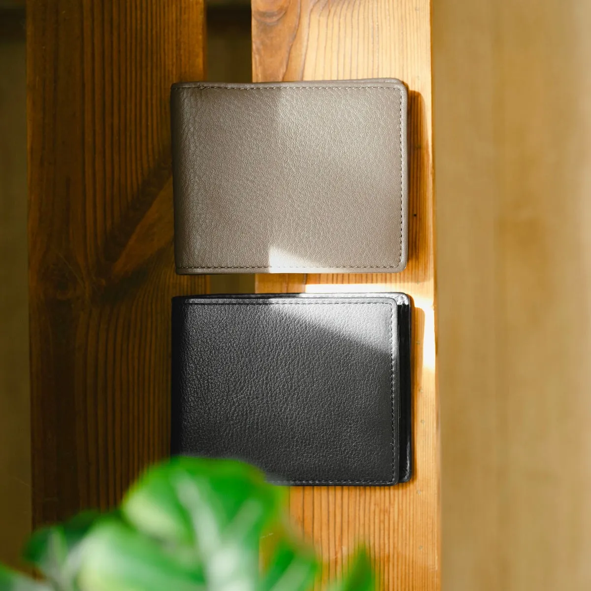 Theo Leather Bi-fold Wallet with Coin Case (RFID)