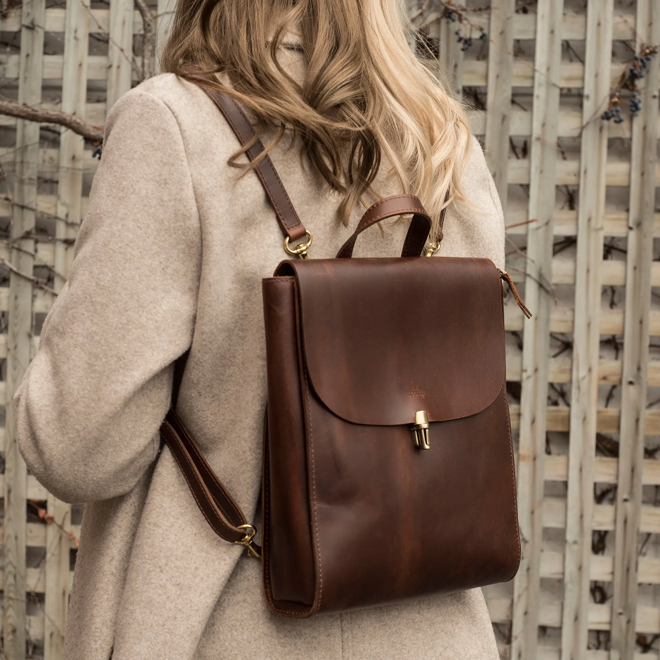 Voyage Classic Backpack - Fuchsia