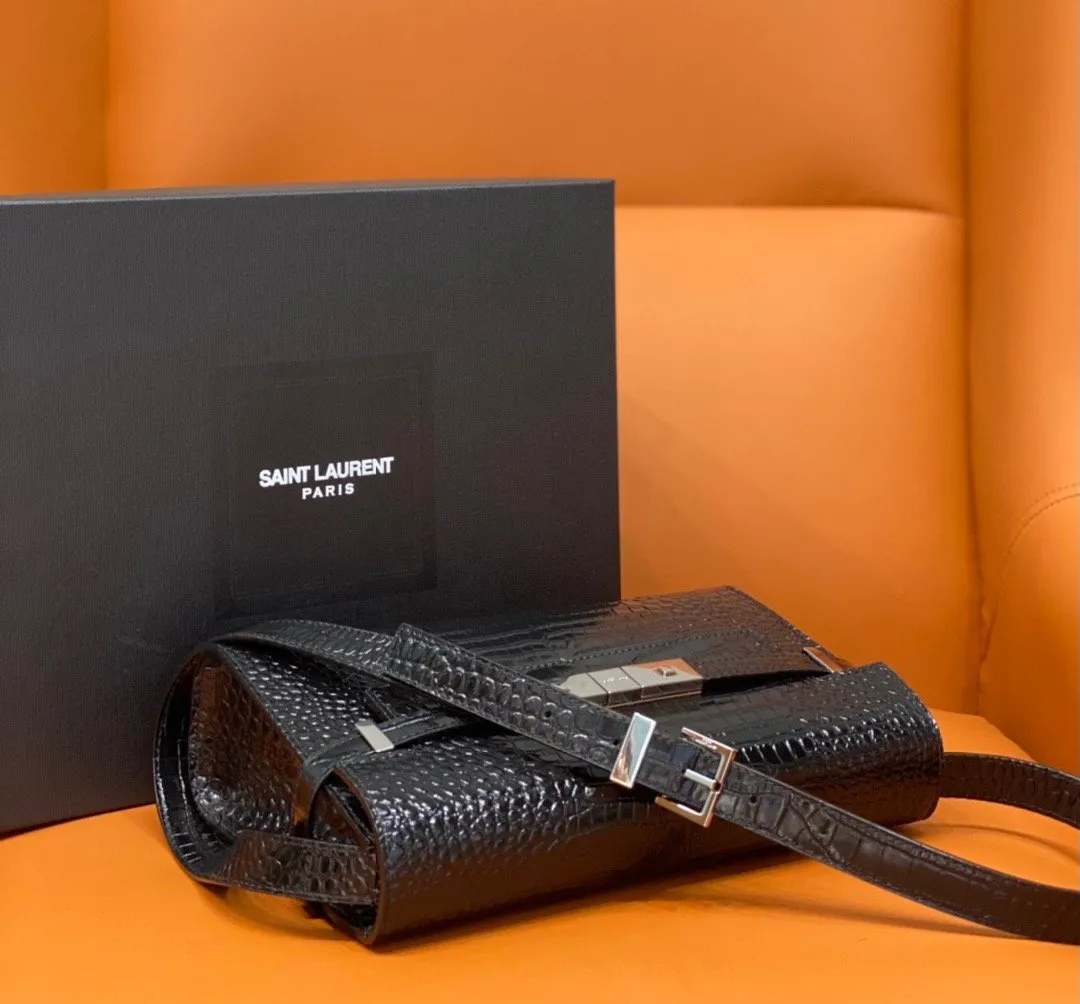 Yves Saint Laurent Manhattan Small Shoulder Bag Black