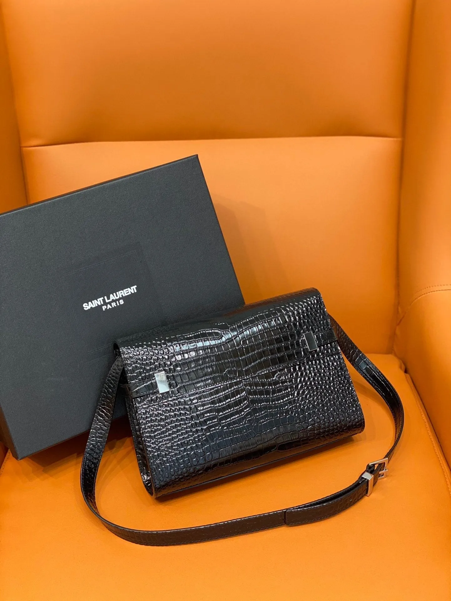 Yves Saint Laurent Manhattan Small Shoulder Bag Black