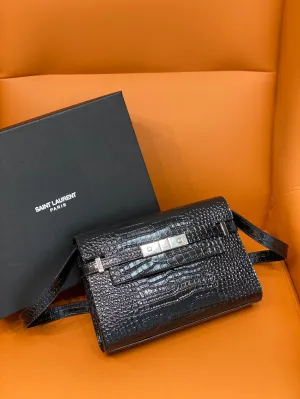 Yves Saint Laurent Manhattan Small Shoulder Bag Black